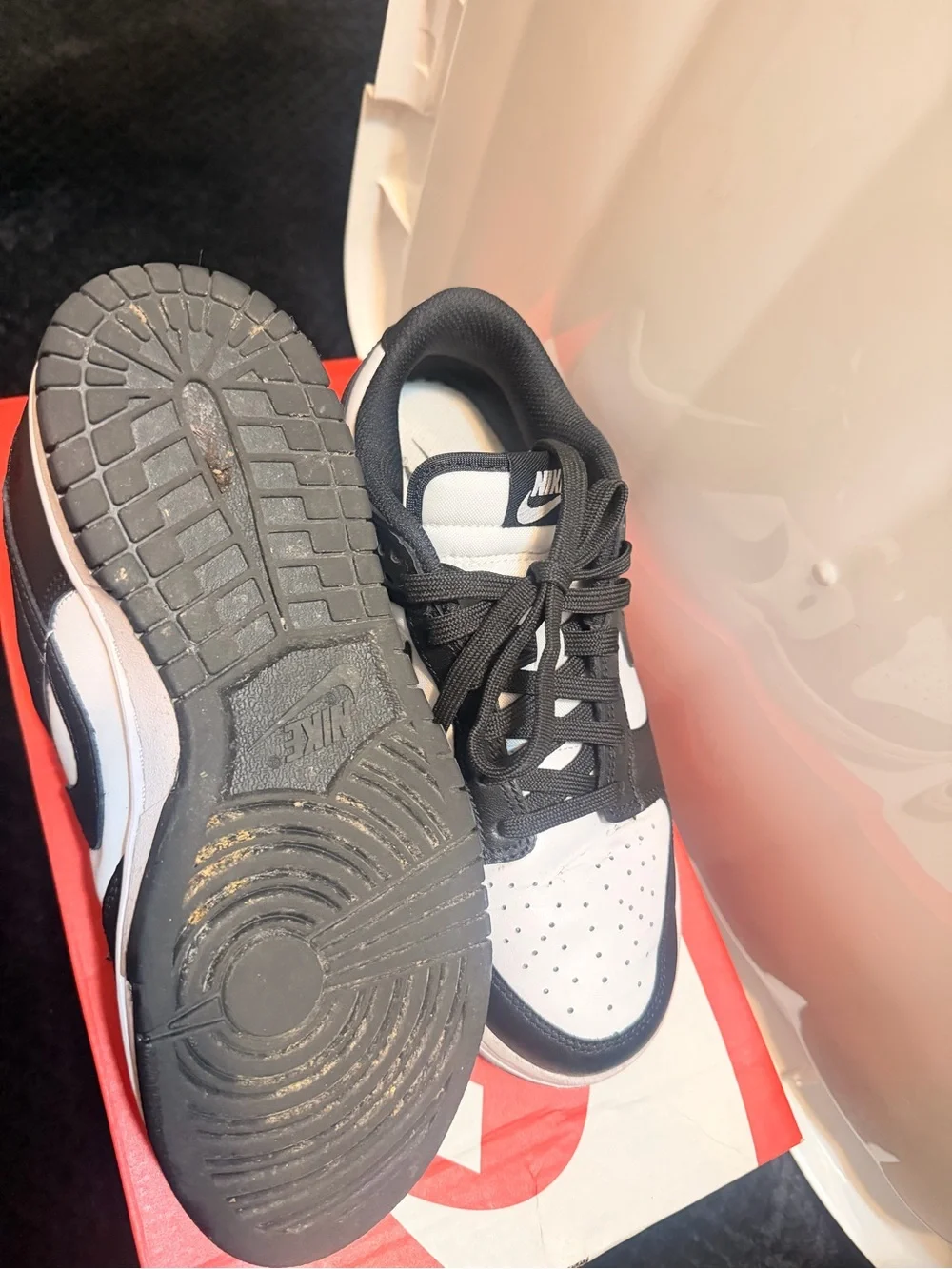 Nike woman Black and White Low-Top Sneakers with Swoosh